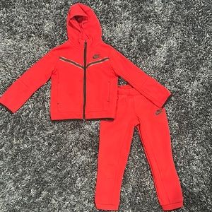 Kids Nike Tech sz 7/L